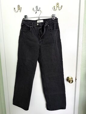 Abercrombie & Fitch High Rise Loose Jeans, Size 2S (26 waist), Black wash
